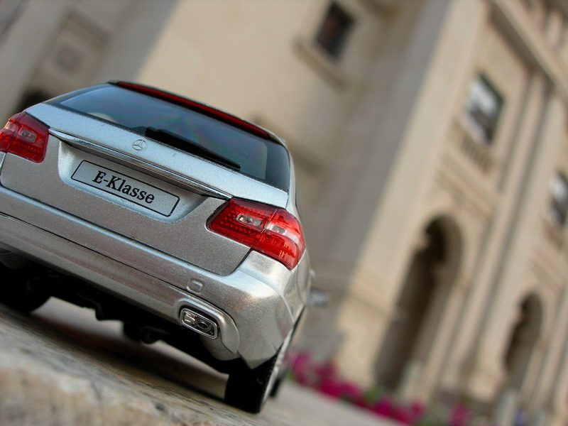 Illustration for article titled New Mercedes E-Class Wagon Scale Model?